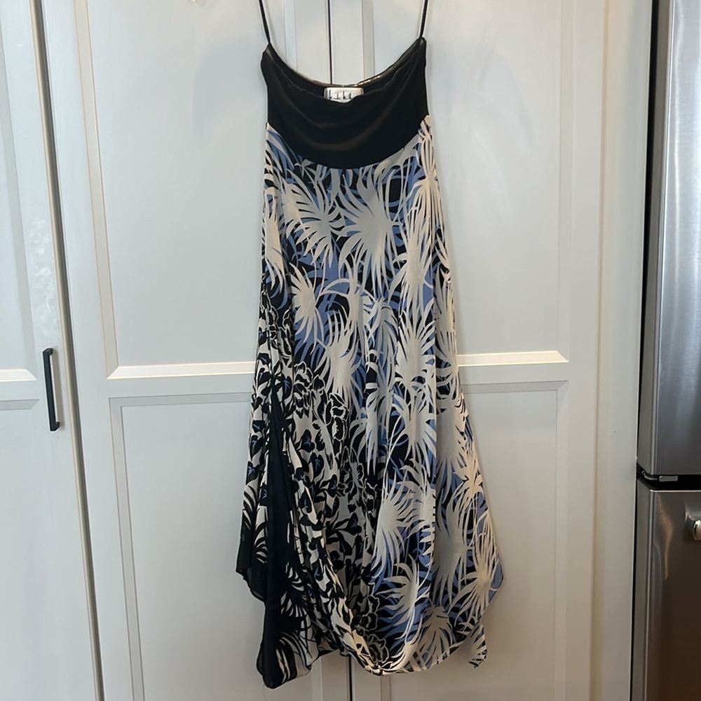 NICOLE MILLER | vintage 100% silk Y2K flowy strapless midi dress, size small
